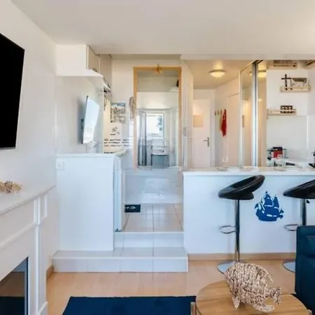 아파트 Cozy With Sea View In *