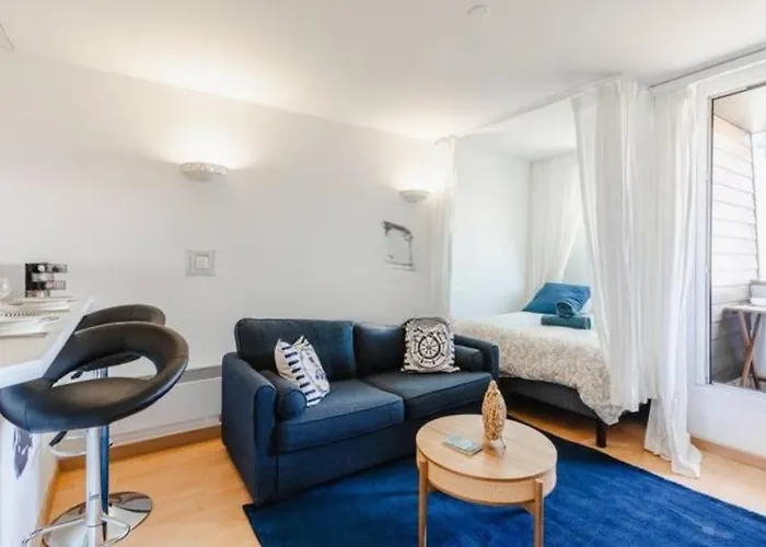 Cozy With Sea View In Apartment